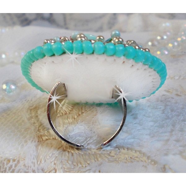 Anello Blue Flowers Haute-Couture ricamato con una rosa in resina e cristalli Swarovski 