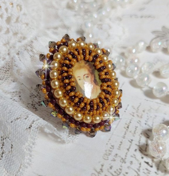 Anello Mme de Pompadour ricamato con perle perlate, cristallo Swarovski, una seduzione molto bella