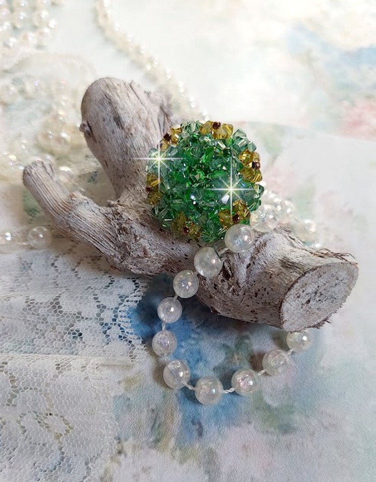 Anello verde tenero con sfaccettature di cristallo Swarovski e filatoi