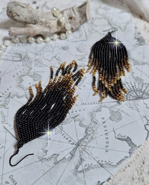 BO Atmosph&egrave;re mont&eacute;es avec des perles de rocailles japonaises en verre et des crochets noires laiton