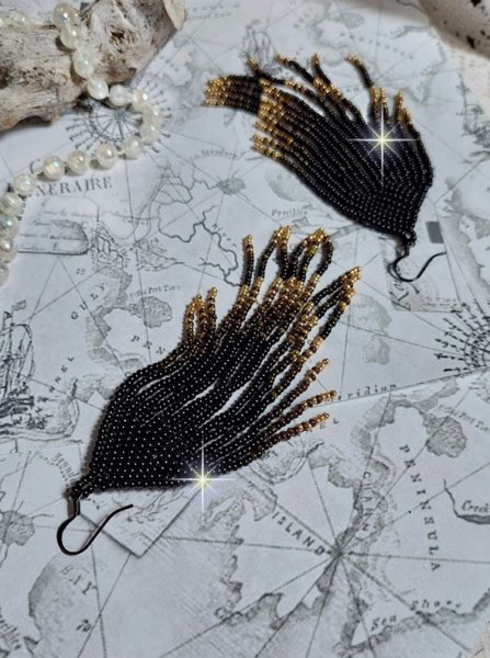 BO Atmosph&egrave;re mont&eacute;es avec des perles de rocailles japonaises en verre et des crochets noires laiton