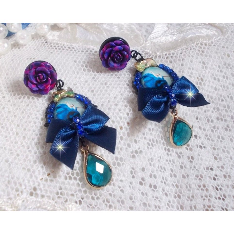 BO Ballerine In Blue en robe floue avec des nœuds en Satin et en Cristal, strass, roses en résine, perles en verre, perles en cristal de Quartz et clous d'oreilles en laiton