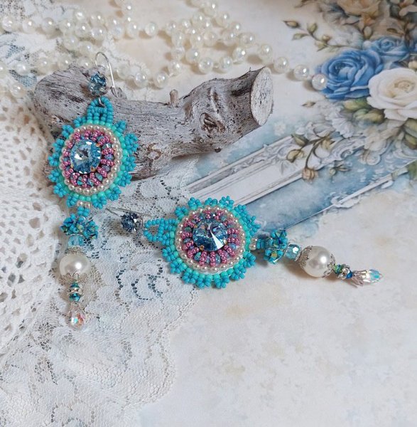 BO Beauty Alicia Blue ricamato con cristalli Swarovski, perle rotonde e perline Miyuki