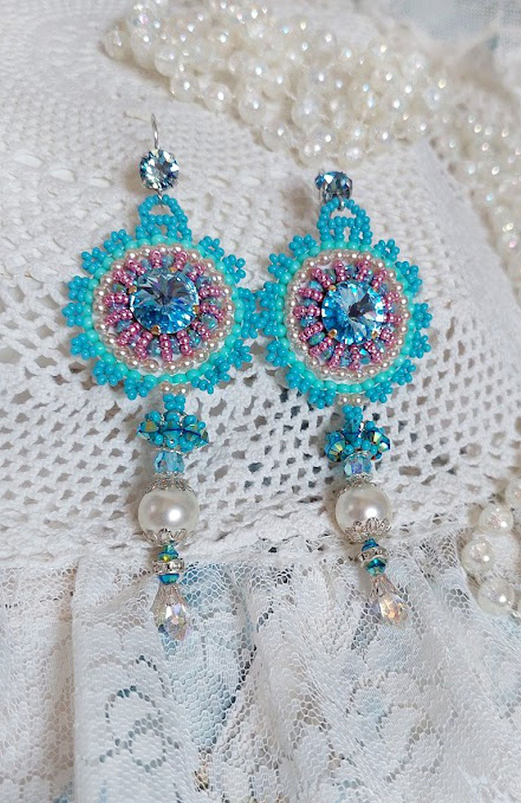 BO Beauty Alicia Blue ricamato con cristalli Swarovski, perle rotonde e perline Miyuki