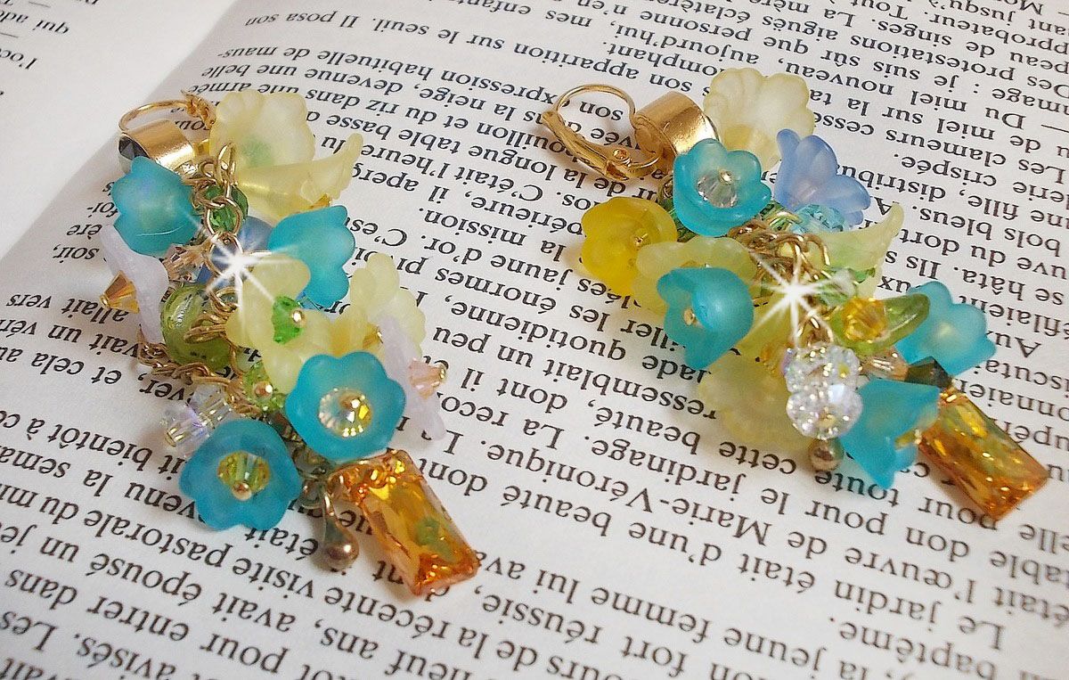 BO Bella Yellow montata con cristalli Swarovski, fiori smerigliati e perle 