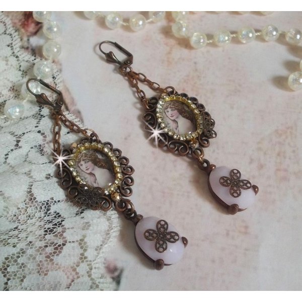 Rose Blondy BO create con cabochon PureCrystal, cabochon a lente d'ingrandimento, medaglioni e una catena di strass