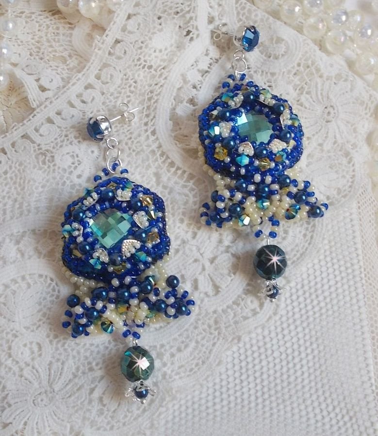 BO Blue Palace Haute-Couture ricamato con cristalli Swarovski, perle perlate, timbri in filigrana e portacabochon in argento 925/1000