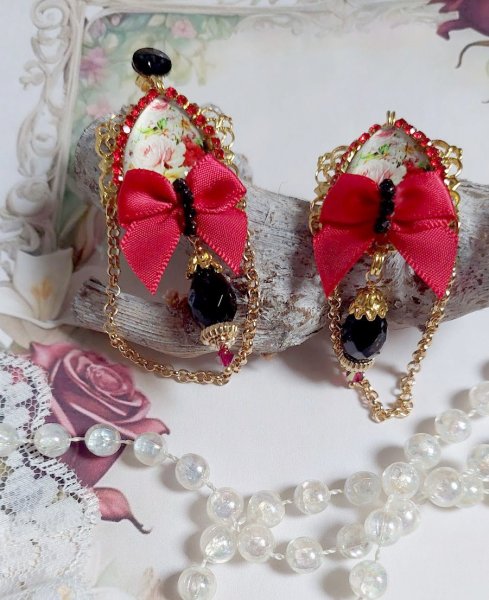 BO Bonheur mont&eacute;es avec cabochons poires, n&oelig;ud satin, cha&icirc;ne strass, gouttes et cristal Swarovski