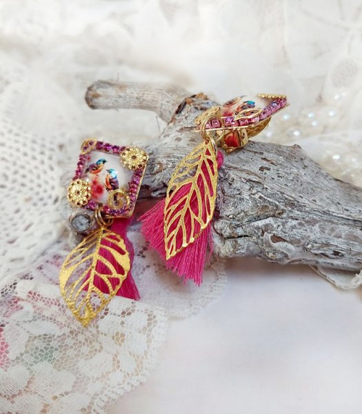 BO Chants d&rsquo;Oiseaux cr&eacute;&eacute;es avec cabochons verres, pompons, cha&icirc;ne strass verre et clips laiton