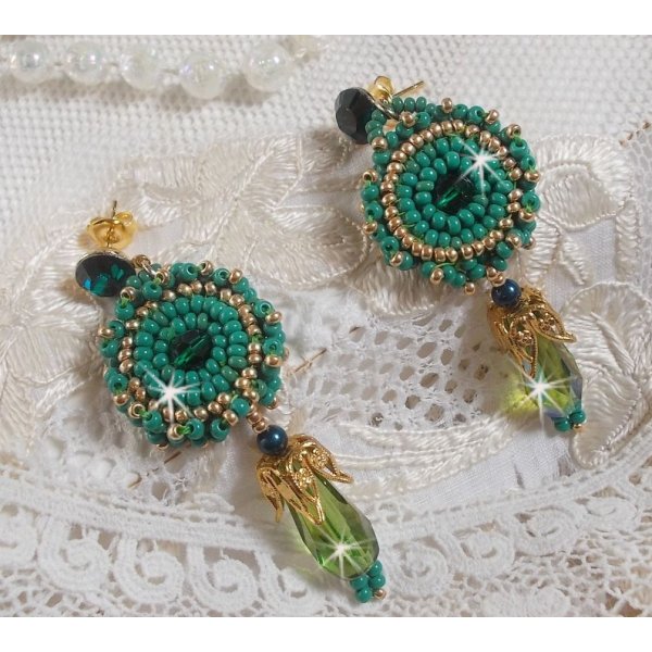 BO Charnelle ricamato con perline rotonde e cabochon Swarovski, gocce sfaccettate e perle di seme