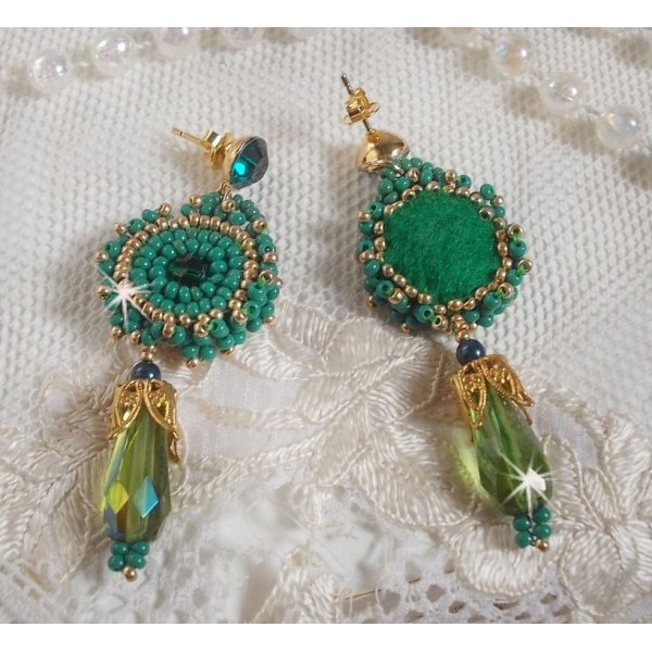 BO Charnelle ricamato con perline rotonde e cabochon Swarovski, gocce sfaccettate e perle di seme