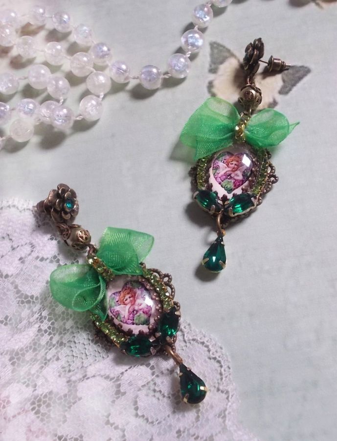 BO Coeur d'Anges creato con cabochon ingrandenti, nastro di organza, accessori vari e cristalli