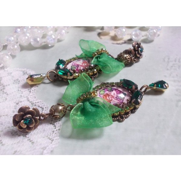 BO Coeur d'Anges creato con cabochon ingrandenti, nastro di organza, accessori vari e cristalli