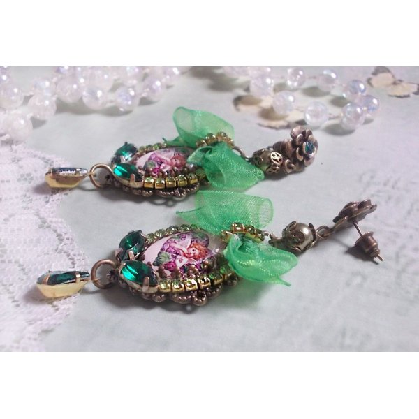 BO Coeur d'Anges creato con cabochon ingrandenti, nastro di organza, accessori vari e cristalli