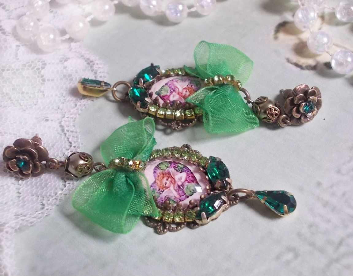 BO Coeur d'Anges creato con cabochon ingrandenti, nastro di organza, accessori vari e cristalli