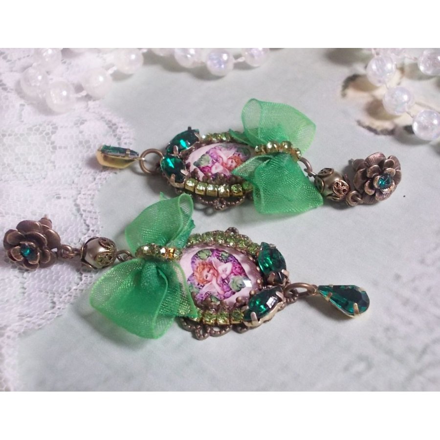 BO Coeur d'Anges creato con cabochon ingrandenti, nastro di organza, accessori vari e cristalli
