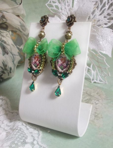 BO Coeur d'Anges creato con cabochon ingrandenti, nastro di organza, accessori vari e cristalli