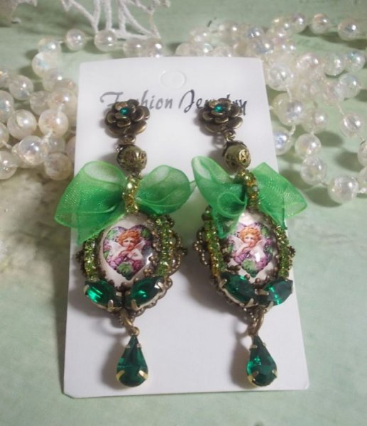 BO Coeur d'Anges creato con cabochon ingrandenti, nastro di organza, accessori vari e cristalli