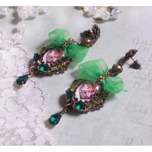 BO Coeur d'Anges creato con cabochon ingrandenti, nastro di organza, accessori vari e cristalli