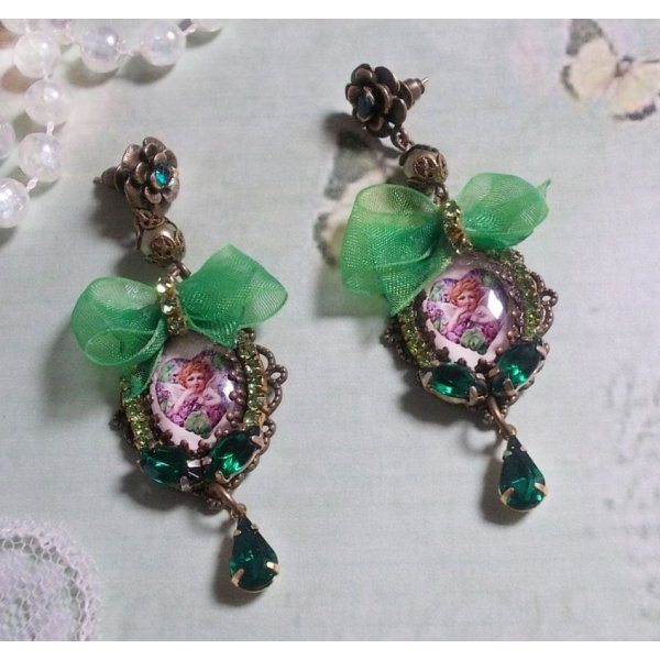 BO Coeur d'Anges creato con cabochon ingrandenti, nastro di organza, accessori vari e cristalli