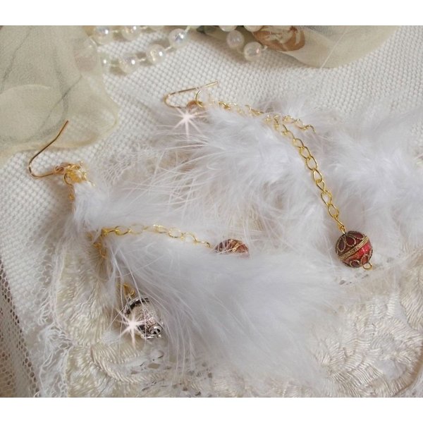 Morbido BO in oro bianco creato con piume indiane di Boemia