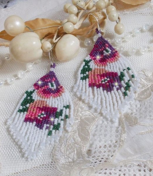 BO Fiori di ciliegio creati con Bianco opaco, Rosa in varie tonalit&agrave;, Verde con Toupies