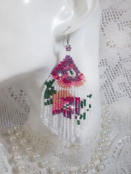 BO Fiori di ciliegio creati con Bianco opaco, Rosa in varie tonalit&agrave;, Verde con Toupies