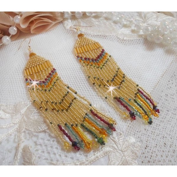 BO Happy Summer creato con perline Miyuki Delicas, tubi e cristalli PureCrystal con ganci in oro 14 carati.