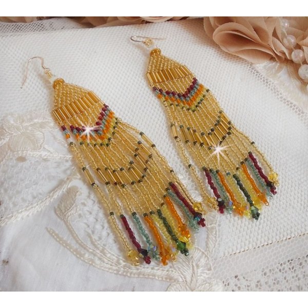 BO Happy Summer creato con perline Miyuki Delicas, tubi e cristalli PureCrystal con ganci in oro 14 carati.