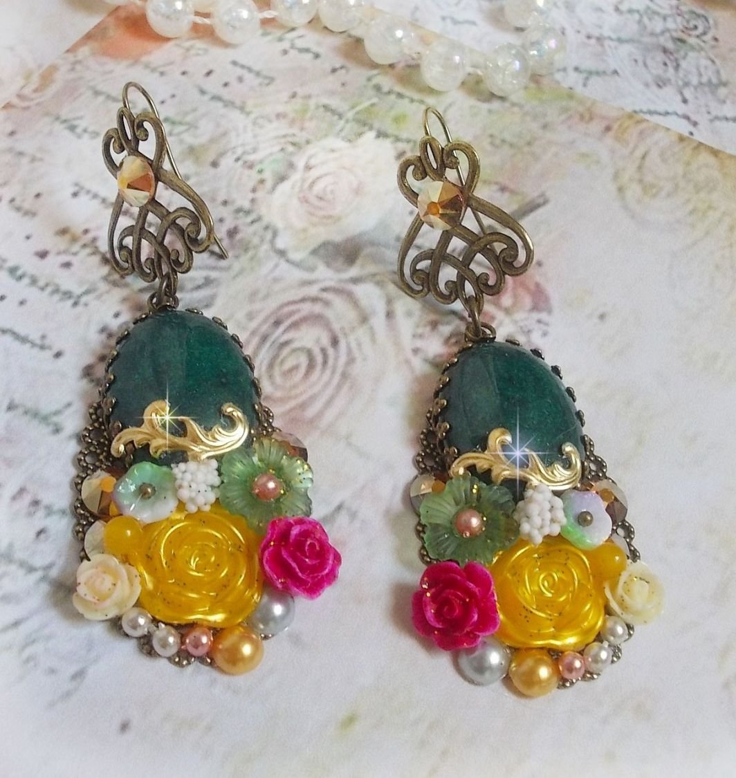 Fiori di giada BO creati con cabochon ovali di giada malese, cristalli Swarovski, perline di resina, fiori di vetro con accessori di qualità 