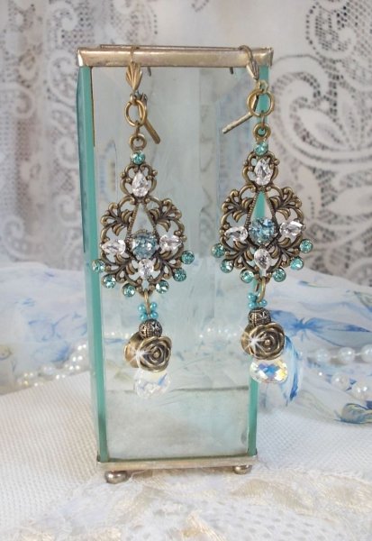 BO Lady in Blue montata con cristalli Swarovski e zirconi con accessori in bronzo