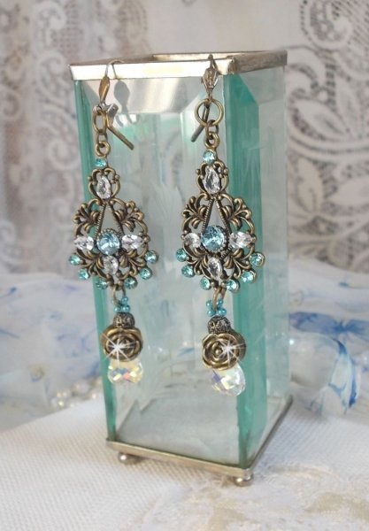 BO Lady in Blue montata con cristalli Swarovski e zirconi con accessori in bronzo