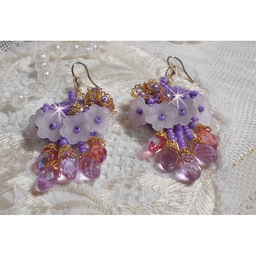 BO Laureline ricamato con cristalli Swarovski, cotone DMC viola, fiori di lucite e perle di seme