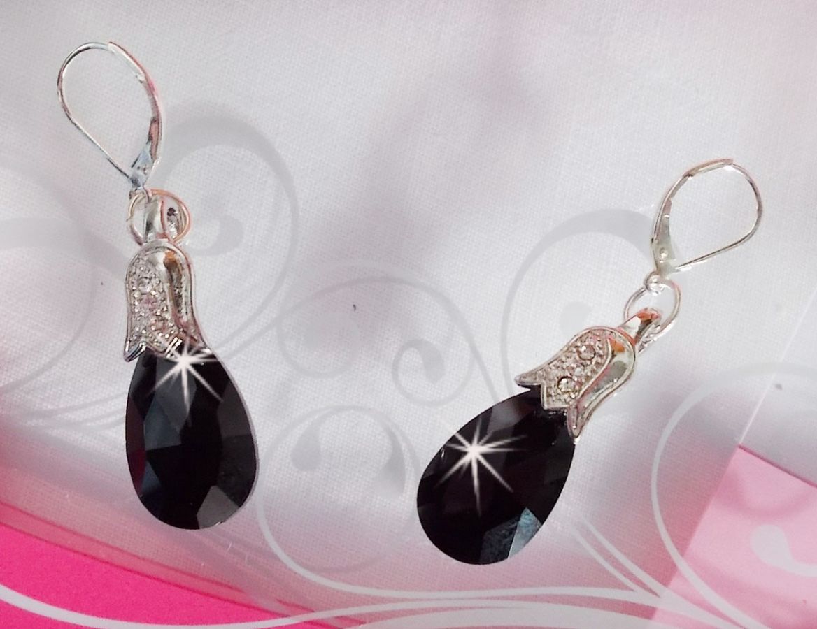 BO Merveilles Jet creato con piccoli strass d'argento e gocce sfaccettate