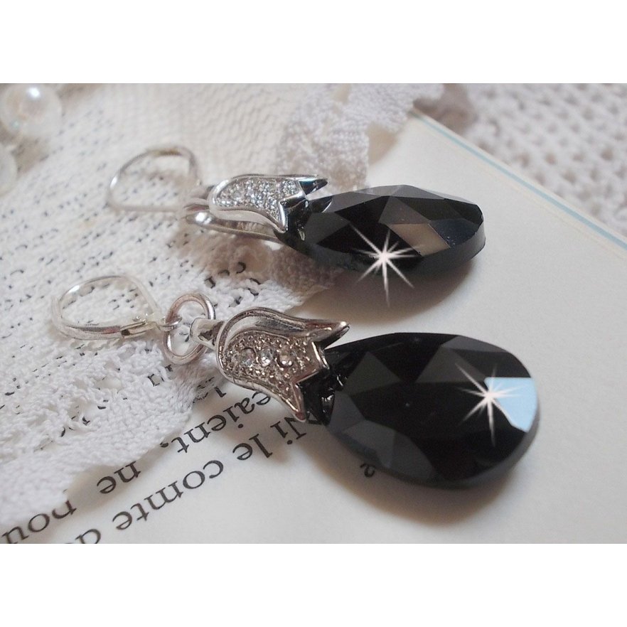 BO Merveilles Jet creato con piccoli strass d'argento e gocce sfaccettate