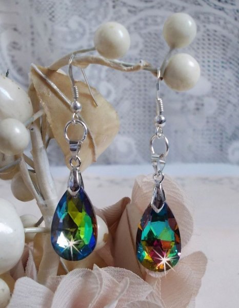 BO Merveilles Volcano avec des gouttes facett&eacute;es et des b&eacute;li&egrave;res gaufr&eacute;es de petit strass