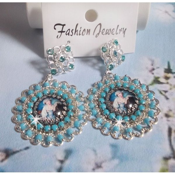 BO Moment de D&eacute;tente creato con cabochon di lente d'ingrandimento Vintage Dames, cristalli Swarovski, timbri e perline di vetro