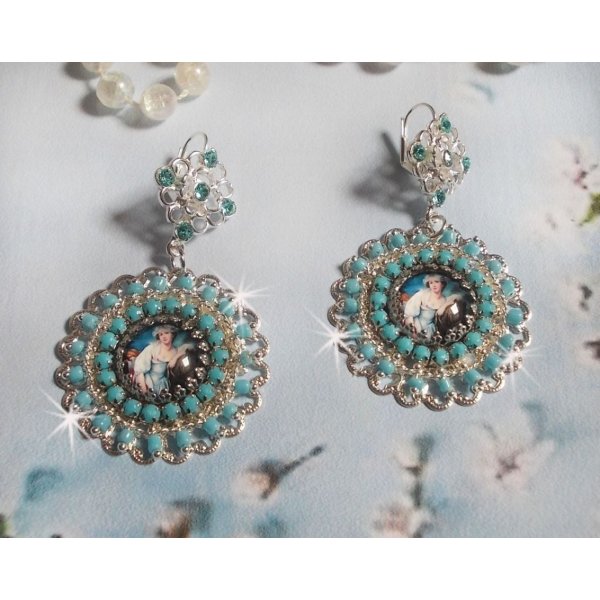 BO Moment de D&eacute;tente creato con cabochon di lente d'ingrandimento Vintage Dames, cristalli Swarovski, timbri e perline di vetro