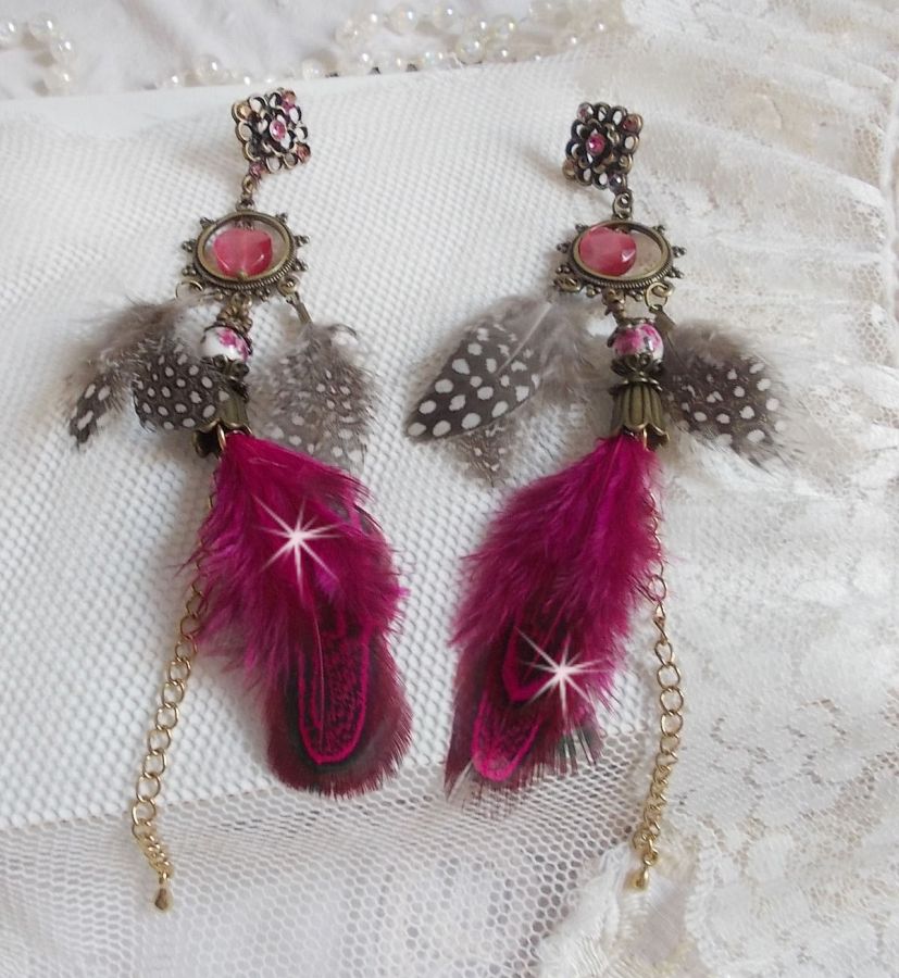 Navajo Fuchsia e Brown BO con perle di vetro, cristalli Swarovski e piume