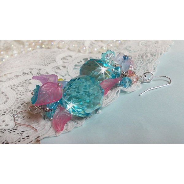 BO blu Ondine creato con cristalli Swarovki e fiori di resina rosa