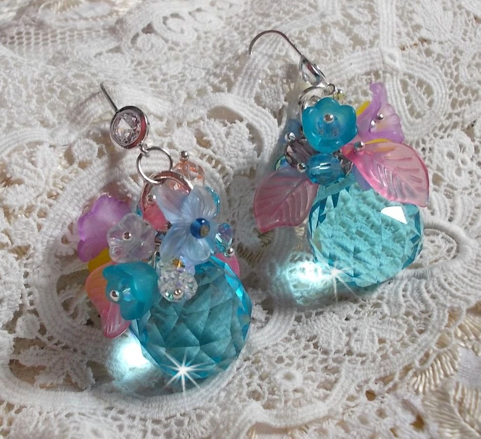 BO blu Ondine creato con cristalli Swarovki e fiori di resina rosa