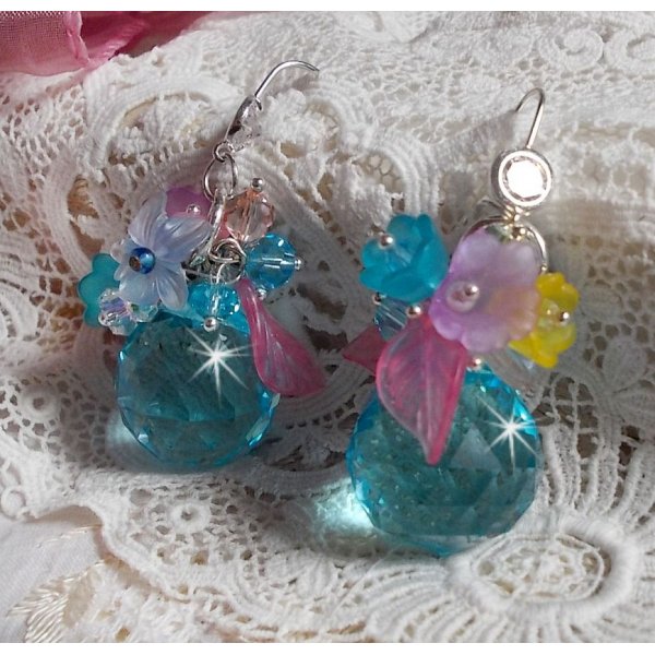BO blu Ondine creato con cristalli Swarovki e fiori di resina rosa