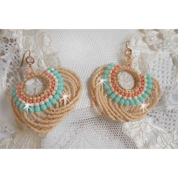 BO Ronde de Perles create con le rocailles e le facettes in vetro di Boh&egrave;me