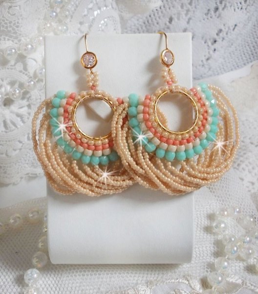 BO Ronde de Perles create con le rocailles e le facettes in vetro di Boh&egrave;me