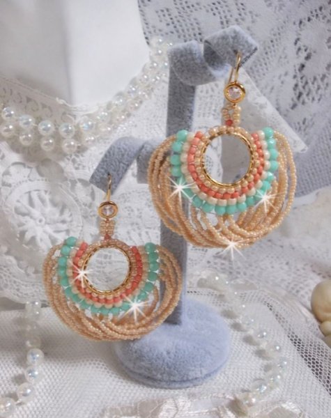 BO Ronde de Perles create con le rocailles e le facettes in vetro di Boh&egrave;me