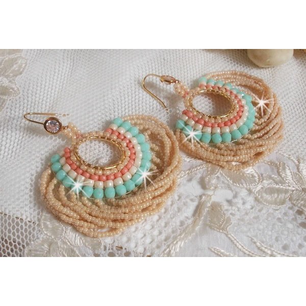 BO Ronde de Perles create con le rocailles e le facettes in vetro di Boh&egrave;me