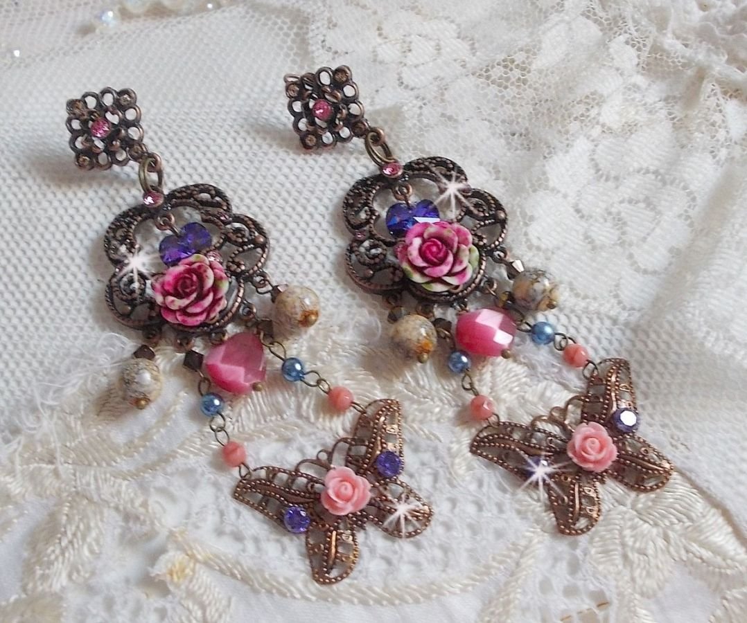 BO Roses and Butterfly con queste dolci stampe di fiori e farfalle, perline di vetro cat eye e sfaccettature di marmo rosa