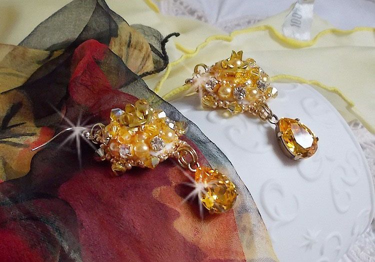 BO Sunflower Gold ricamato con cristalli Swarovski, rose in metallo e perline Miyuki