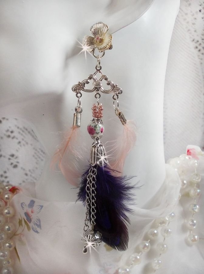 BO Tendre Purple avec des cristaux de Swarovski, des plumes et des perles en porcelaine