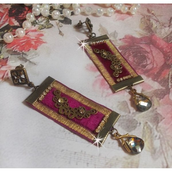 BO arabesco vintage creato con trecce bord&ograve;, cristalli Swarovski e splendidi accessori 